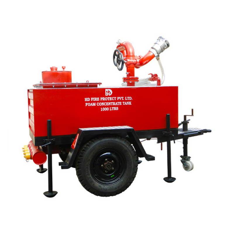 Monitor de espuma de agua montado en remolque con tanque de almacenamiento